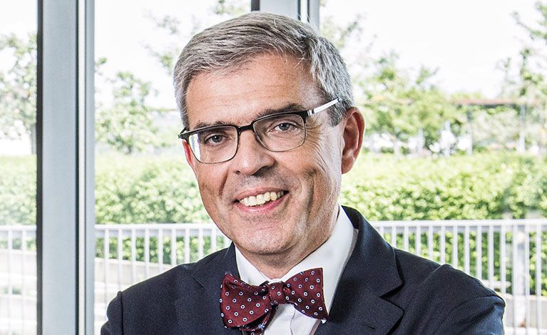 Portraitfoto von Prof. Dr. Matthias Frosch