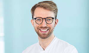 Dr. med. dent. Noah Nordblom Portraitfoto von Dr. med. dent. Noah Nordblom