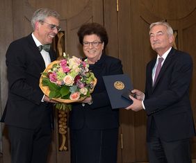 Auszeichnung für Barbara Stamm mit Matthias Frosch
