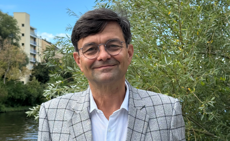 Portraitfoto von PD Dr. med. Sebastian Klammt