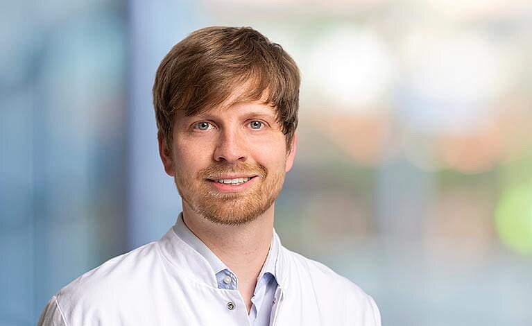 Portraitfoto von Dr. med. Jonas Herting