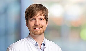 Portraitfoto von Dr. med. Jonas Herting
