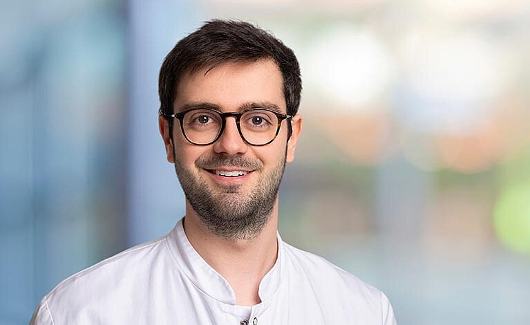Portraitfoto von Maximilian Bauser