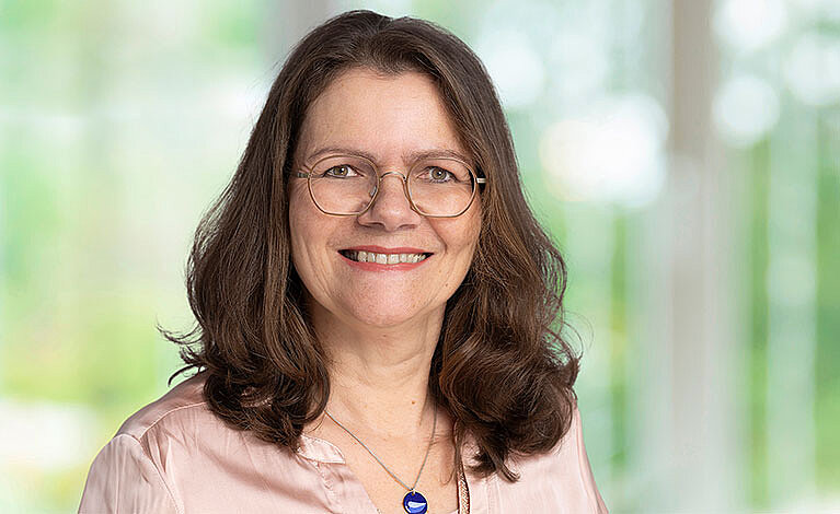 Portraitfoto von Angela Mayr-Isenberg