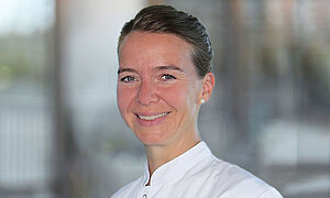 Portraitfoto von Prof. Dr. med. Nana-Maria Wagner