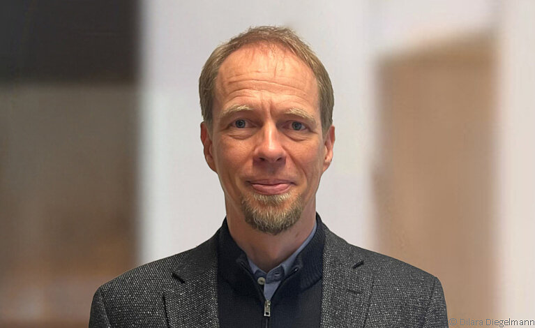 Portraitfoto von Prof. Dr. phil. Jan-Hendrik Heinrichs