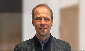 Prof. Dr. phil. Jan-Hendrik Heinrichs Portraitfoto von Prof. Dr. phil. Jan-Hendrik Heinrichs