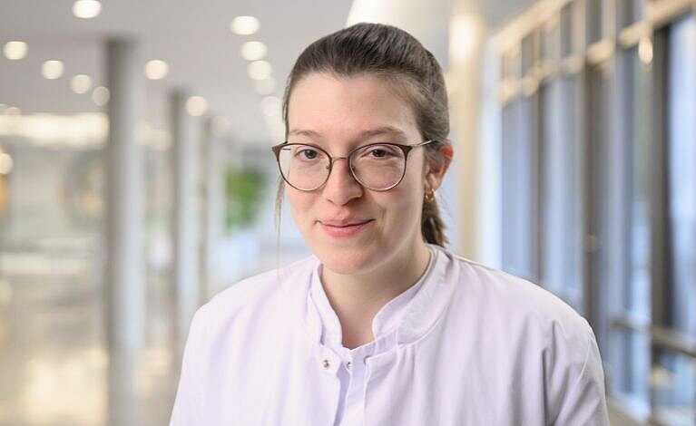 Portraitfoto von Sarah Schmitt