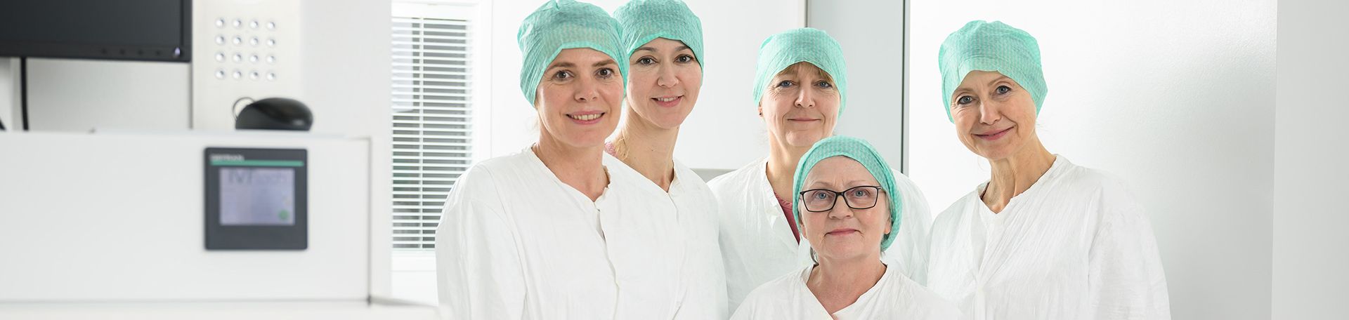 Gruppenfoto von Mitarbeiterinnen aus dem Labor