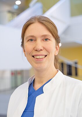  Prof. Dr. Gloria Färber ist ab dem 1. Mai neue Direktorin der Klinik für Thorax-, Herz- und Thorakale Gefäßchirurgie am Universitätsklinikum Würzburg (UKW). Foto: Laura Glücklich/UKS