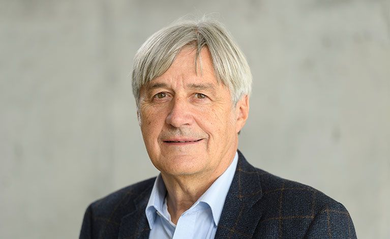 Portraitfoto von Prof. Dr. Karl-Herrmann Fuchs