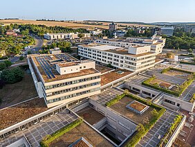 Das Universitätsklinikum Würzburg bietet kostenlose Wiederbelebungstrainings für Schulklassen in Würzburg und Umgebung an. Foto: UKW / Katrin Heyer