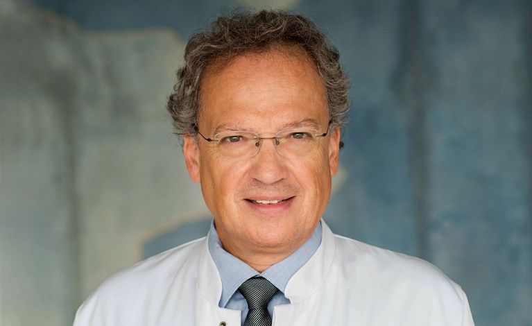 Portraitfoto: Prof. Dr. med. Ralf. C. Bargou