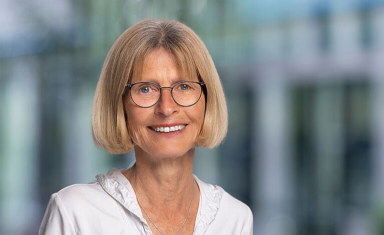 Portraitfoto von Hanna Vögele-Dirks