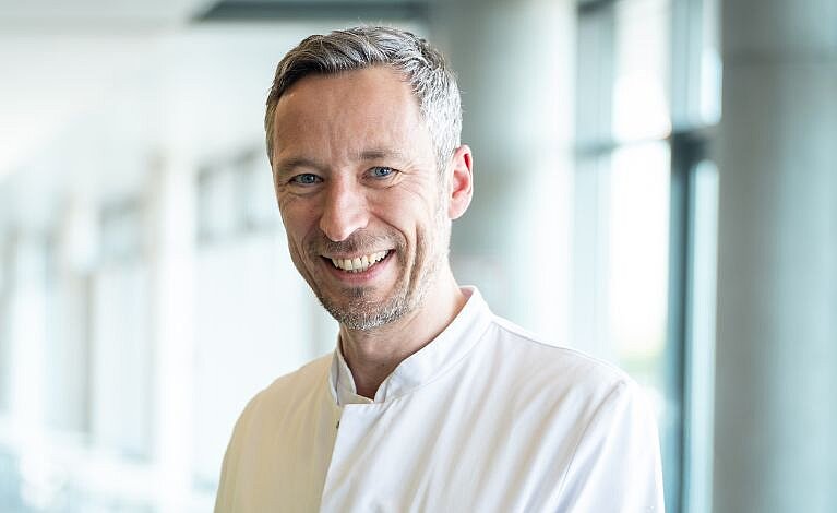 Portraitfoto von PD Dr. med. Arnaud Van Linden