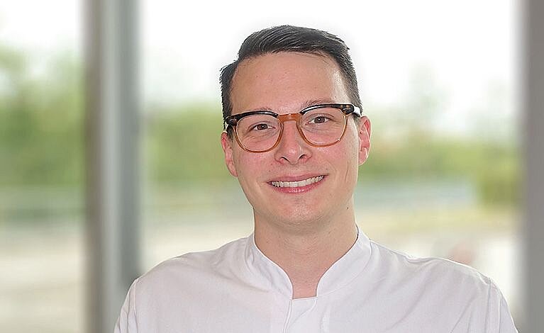 Dr. med. Carlos Ramon Hölzing Portraitfoto von Dr. med. Carlos Ramon Hölzing