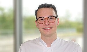Dr. med. Carlos Ramon Hölzing Portraitfoto von Dr. med. Carlos Ramon Hölzing