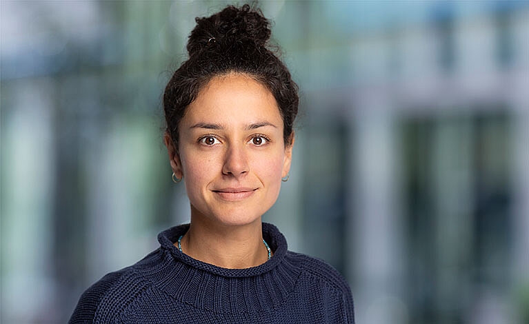 Portraitfoto von Sara Gülhan