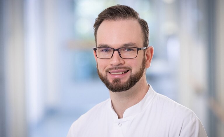 Portraitfoto von Dr. med. Sebastian Heß
