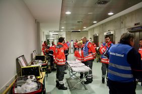 Verlagerung des Personals und Materials ins Klinikum