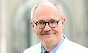 Portraitfoto: Prof. Dr. med. Henning Hamm