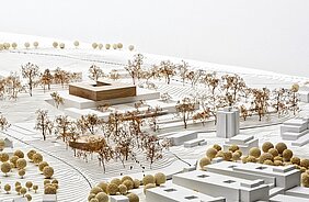 Das Modell zeigt den ersten Bauabschnitt für das Erweiterungsgelände Nord am UKW. Fotonachweis: H.-P. Wuthenow