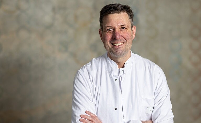 Portraitfoto von Prof. Dr. Nicolas Schlegel