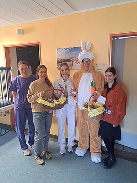 Osterhasenaktion auf den Kinderkrebsstationen
