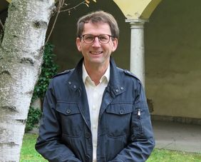 Bild zeigt Herrn Hartmut Grosch zweiter evangelischer Klinikpfarrer am UKW