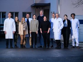 Dr. Alexander Kerscher, Dr. Diana Haake, Nina Roth, Dr. Markus Krebs, Dr. Katja Maurus, Prof. Andreas Rosenwald, Dr. Silke Appenzeller, Prof. Volker Kunzmann, Prof. Ralf Bargou, Dr. Dr. Elena Gerhard-Hartmann, Dr. Mithun Scheytt.