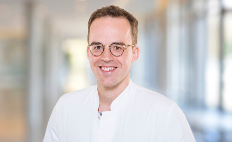 Dr. med. Marius Vogt. Foto: Angie Wolf Portraitfoto von Dr. med. Marius Vogt