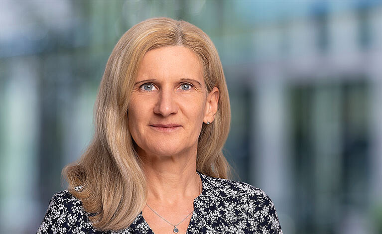 Portraitfoto von Karin Meng