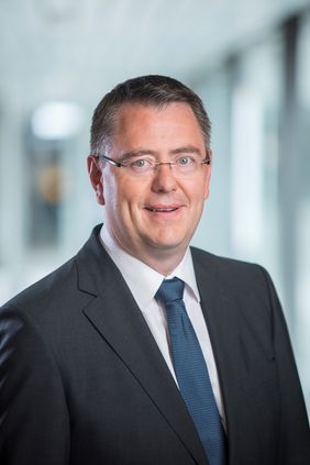 Portrait Marcus Huppertz, Pflegedirektor des Uniklinikums Würzburg