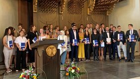 Die Examensfeier der Würzburger Zahnmedizinstudierende fand in der Neubaukirche statt.