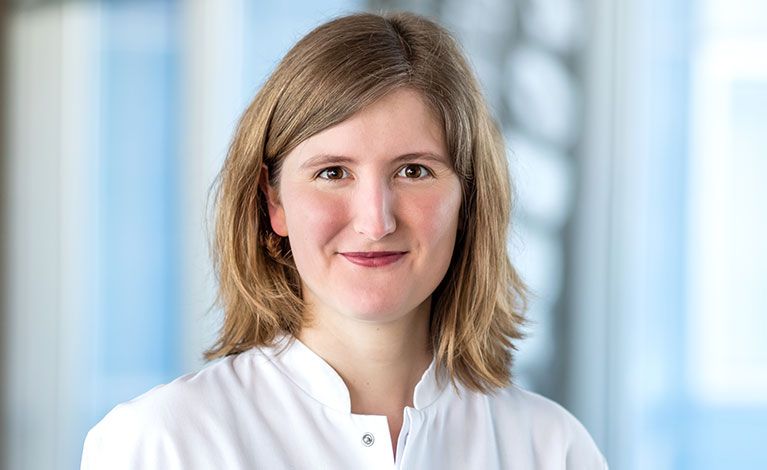 Porträtfoto von Sarah Schumann