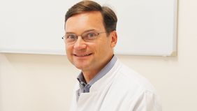 Foto zeigt Dr. Daniel Kampik