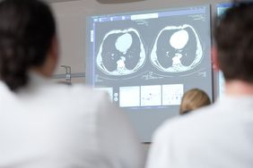 Das Uniklinikum Würzburg ist mit 32 empfehlenswerten Expertinnen und Experten in der Stern-Ärzteliste dabei.
