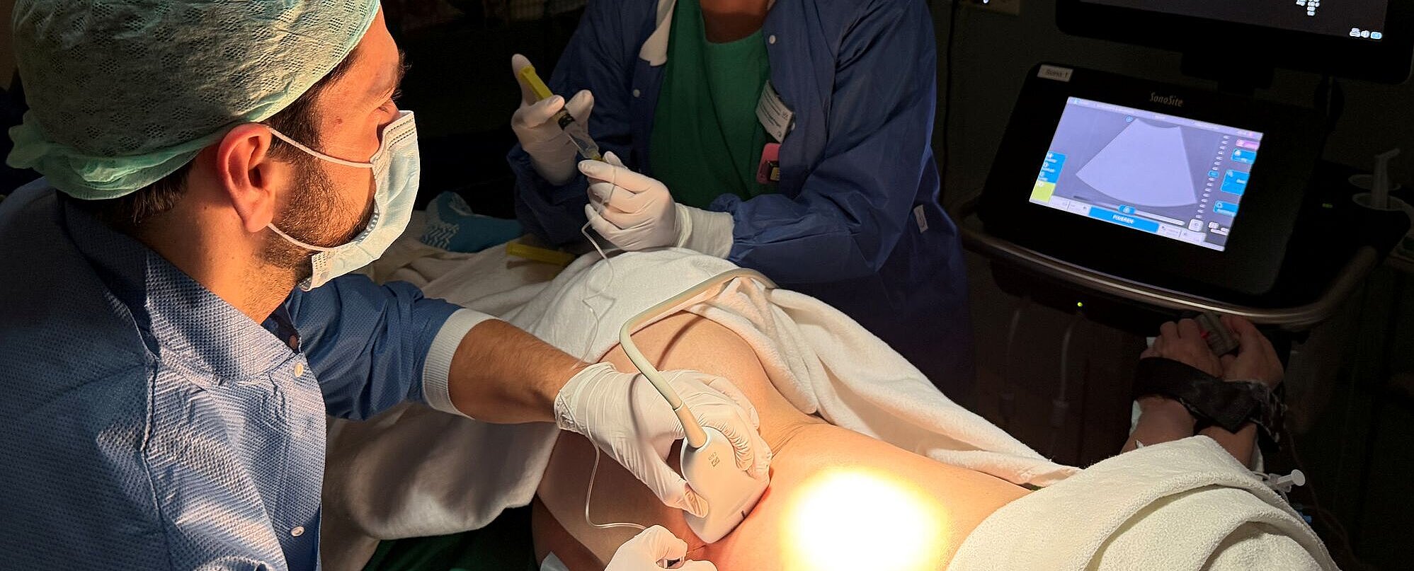 Fast-Track-Konzept bei Nieren-Operationen wird mittels Ultraschall der sogenannte Quadratus-Lumborum-Block durchgeführt.