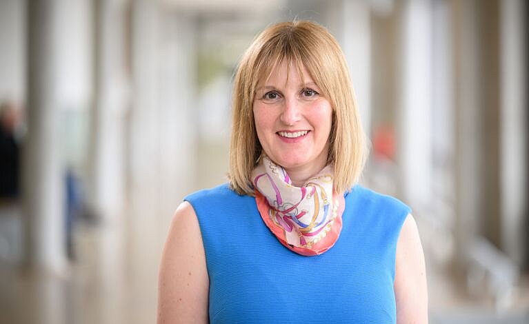 Portraitfoto von Dr. Nadine Baumgart