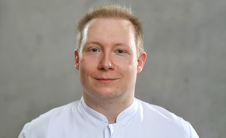 Porträtbild von Dr. med. Patrick-Pascal Strunz