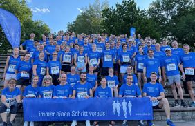 161 Läuferinnen und Läufer aus der Uniklinik Würzburg hatten sich angemeldet, trotz großer Hitze waren fast alle am Start. Das UKW war damit das größte Team beim Würzburger Firmenlauf 2022. Foto: UKW/Kim Sammet
