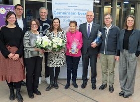 Ein Teil der Aktiven beim Tag der Selbsthilfe 2023 am Uniklinikum Würzburg (UKW) 