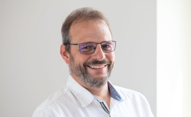 Portraitfoto von PD Dr. Jörg Teßmar