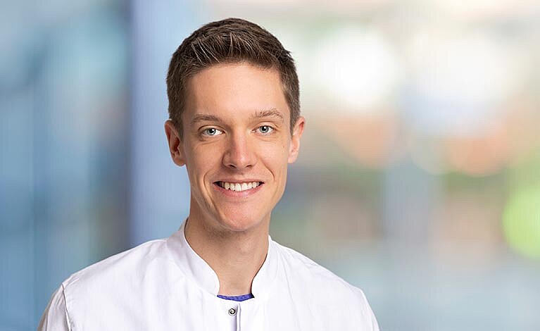 Portraitfoto von Dr. Rafael Oexner