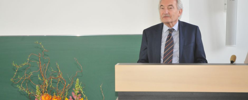 Der Ärztliche Direktor Prof. Dr. Georg Ertl dankte allen Beteiligten.