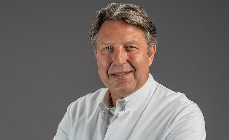 Prof. Dr. med. Jens Volkmann. Foto: David Williams Portraitfoto von Prof. Dr. med. Jens Volkmann
