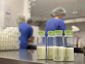 Abgepumpte Milch in der Säuglingsernährung