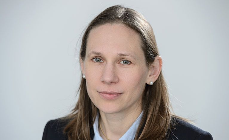 Portraitfoto von Prof. Dr. Alma Zehnecke-Madsen