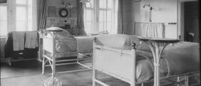 Patientinnenzimmer in der früheren Universitäts-Frauenklinik