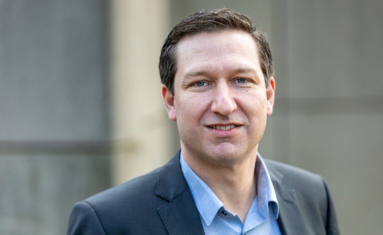 Portraitfotos von Prof. Dr. med. Marcel Romanos